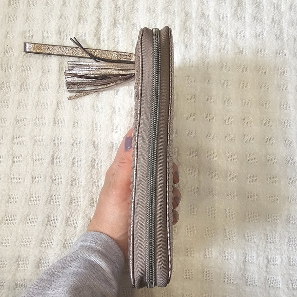 Stella & Dot Gathered Continental Wallet - Picture 9 of 13